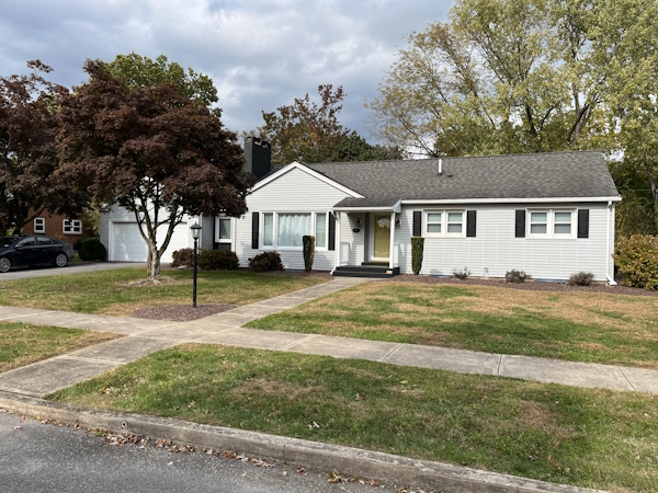 street view of the residential property at 1423 elliott